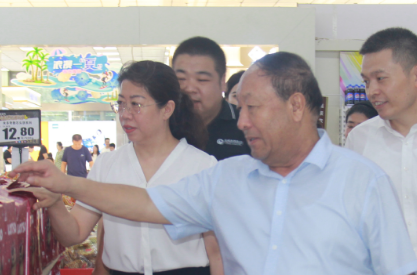 俯身學(xué)習深入一線(xiàn)學(xué)經(jīng)營(yíng)  注重培養青年一代勇?lián)?/> 
              </div>
              </div>
              </a>
          </li>
                    <li>
           <a href=