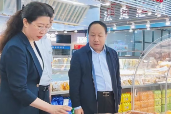 石董慰問(wèn)  鼓舞士氣潤人心；齊心協(xié)力  鼓足干勁創(chuàng  )業(yè)績(jì)